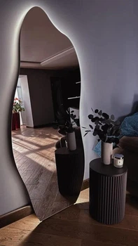 Большое настенное фигурное асимметричное зеркало с ЛЕД подсветкой 160*60 см