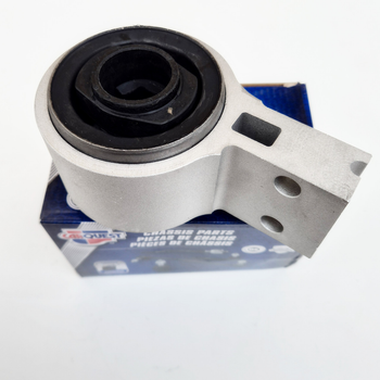 Сайлентблок переднего рычага правый Ford Explorer CarQuest (223498322, BB5Z3078A, BB5Z3078B, MCF2389, MCF2392)