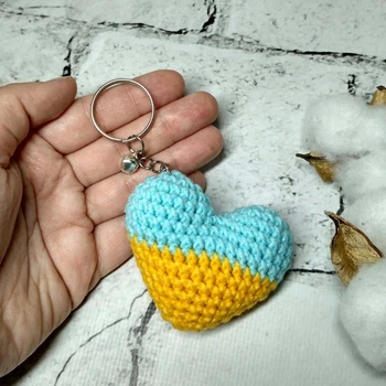 Брелок Сердечко игрушка вязаная ручной работы Hand Made амигуруми 6х5 см Желто-голубой 202-78-1
