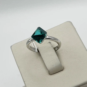 Кільце срібне з кристалом Swarovski 18 2,26 г