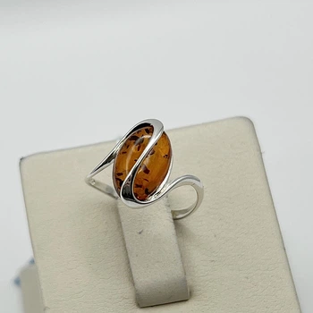 Кольцо серебряное с янтарем 18,5 1,5 г