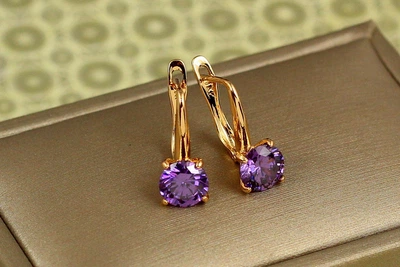 Серьги Xuping Jewelry солистка с фиолетовым камнем 1,7 см золотистые