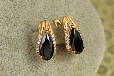 Сережки Xuping Jewelry Сонет із чорним каменем 1,7 см золотисті