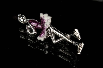 Брошь Фигуристка серебристая 4,5 см