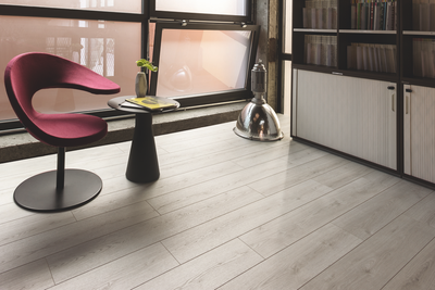 Ламінат Kaindl Дуб EVOKE DELIGHT RI K4419 32 клас 8 мм