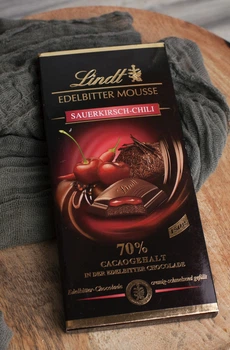 Шоколад Lindt Sauerkirsch Chili 150 гр