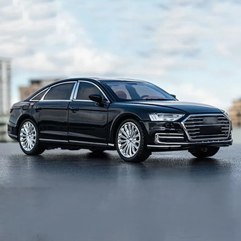 Моделька машини Audi A8 в маштабі 1:24, має звукові та світлові ефекти і рухомі деталі