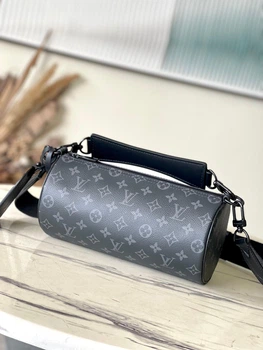 Сумка Louis Vuitton Soft Polochon у розмірі XS