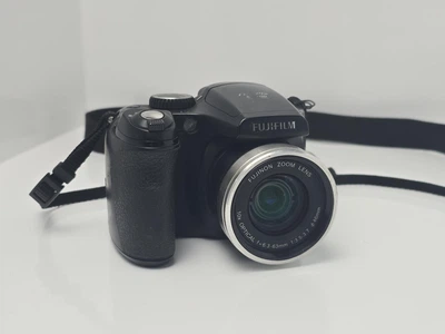 Фотоаппарат Fujifilm S5700 7.1Мп 10х (б/у)