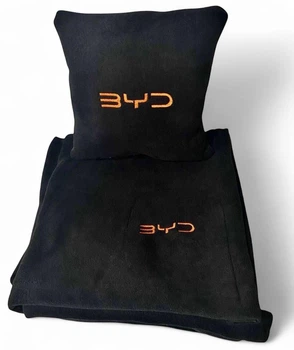Плед и подушка в авто с вышитым логотипом BYD черный флис 260г/м2 размер M