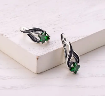 Серьги серебряные Листочек Вербочки с зелеными камнями Emerald 925 Zirkon