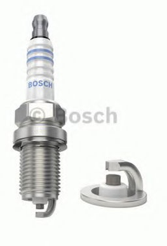 Комплект свечей зажигания Bosch (0 242 235 912)