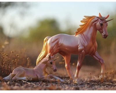 Набір Церера і Мінерва Єдиноріг кобила та лоша traditional Breyer 712454