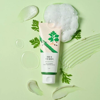 Заспокійлива очищуюча пінка з морським полином ROUND LAB Mugwort Calming Cleanser 150 мл