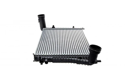 Інтеркулер Valeo 818675 Volkswagen EOS, Scirocco, Touran, Golf, Caddy, Jetta, Passat; Audi A3; Skoda Superb, Octavia; Seat Leon, Toledo 1K0145803F, 1K0145803G, 1K0145803Q