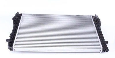 Радіатор інтеркулера VW Passat/Sharan/Tiguan 1.4-2.0D 05- 30306 NRF