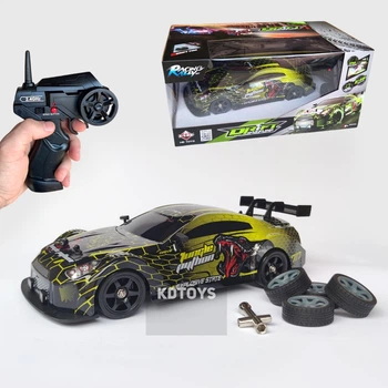 Машинка для дрифта на радиоуправлении Ниссан ГТР Drift Car Nissan GT-R 4WD Пар Корпус светится Дрифт машина 28 см (Зеленый)