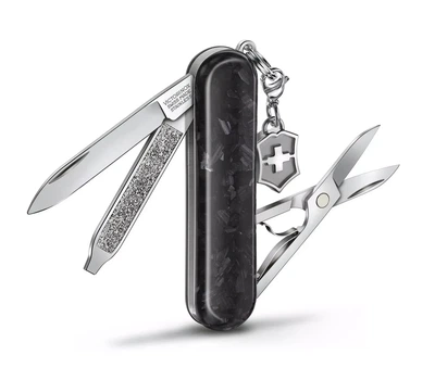 Складаний ніж Victorinox Classic SD кишеньковий для повсякденного використання з карбоновою ручкою і 5