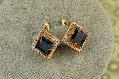 Сережки Xuping Jewelry ромбік з чорним каменем 1,4 см золотисті