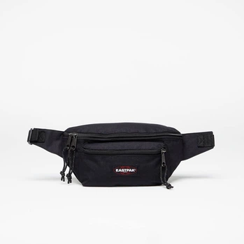 Сумка через плечо/на пояс Eastpak Doggy Bag 3L EK073 в чёрном цвете.