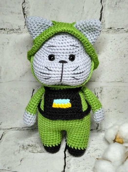 М'яка іграшка ручної роботи в'язана амігурумі Hand Made Котик ЗСУ 22 см Сірий 202-91-1
