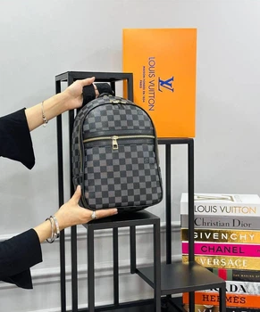 Рюкзак с принтом Louis Vuitton черный унисекс (r018)