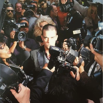 Вінілова платівка Robbie Williams – Life Thru A Lens (LP, Album, Reissue, Gatefold, Vinyl) (602435503950)