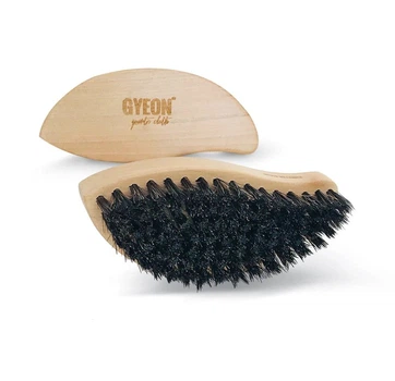 Щетка для чистки кожи салона автомобиля Gyeon Leather Brush