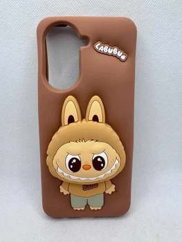 Детский резиновый чехол Labubu для Xiaomi Redmi A5 с подставкой держателем Коричневый