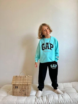 Костюм GAP для мальчика 104 см бирюзовый с черным