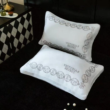 Подушка Koloco "Victoria's Secret" 50 х 70 см (40817)