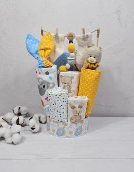 Букет подарунок для немовлят з пелюшок та аксесуарів a.l.babybox Патриотичный 3