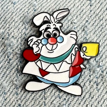 Значок пін Alice in Wonderland (The White Rabbit With Cup)