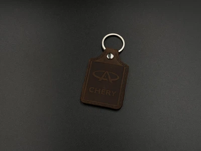 Брелок автомобільний Chery шкіряний з кільцем для ключів 43х65 мм Коричневий (BRH-039)