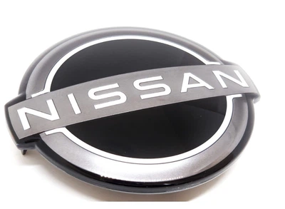 Эмблема Nissan в решетку радиатора 62890-6RM0A 628906RM0A 2021 2022 2023 Nissan Rogue