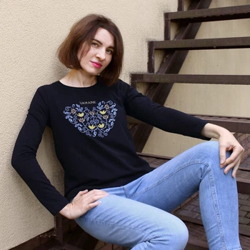 Жіночий лонгслів з вишивкою Ladan Серце 44 Чорний (FD17-SERCEUA-BLACK)