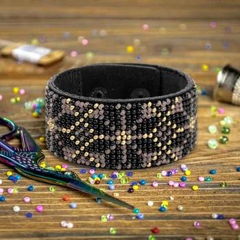 Набор для вышивания бисером на искусственной коже «Браслет» (3 × 22 см) Wonderland Crafts FLBB-156 Черный