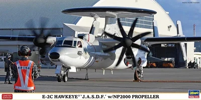 Збірна модель 1:72 E-2C Hawkeye «Повітряні сили самооборони» з пропелером NP2000 Hasegawa (02457)