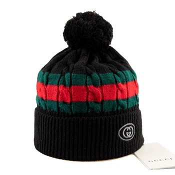 Шапка с принтом Gucci унисекс с помпоном черная (sh052)