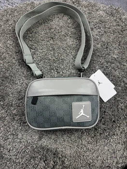 Сумка-мессенджер Jordan Monogram через плечо Серая