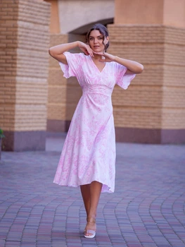 Нарядное светлое платье миди длины FirstWoman XL белый 43436298