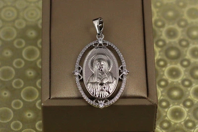 Ладанка Xuping Jewelry овальная с камнями пресвятая Богородица 3,7 см серебристая