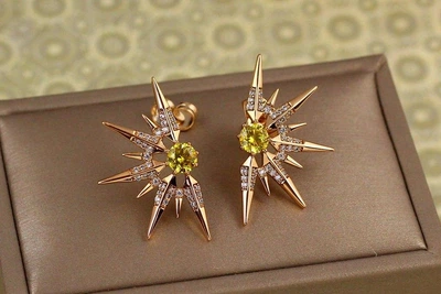 Серьги гвоздики Xuping Jewelry Ярило с желтым камнем 2,9 см золотистые