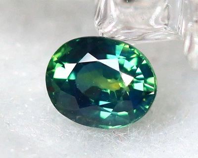 Натуральный Сапфир 0.71 Ct. 5.5 x 4.4 x 3.4mm