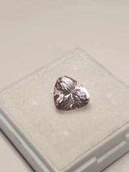 Натуральный Кунцит (Сподумен) 2.90 Сt. 7.93×8.98×7.20 мм