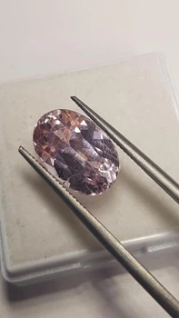 Натуральный Кунцит (Сподумен) 6.2Сt. 12.9×8.8 × 7.9 mm