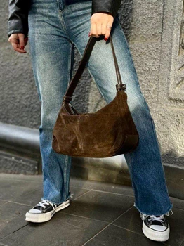 Сумка багет молодіжна широкий ремень шкіряна средня коричнева ARTiS Bags 1820 202-4619
