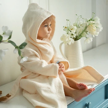 Халат дитячий махровий унісекс Trendy tot 03-01409 молочний 116 см (6 років)