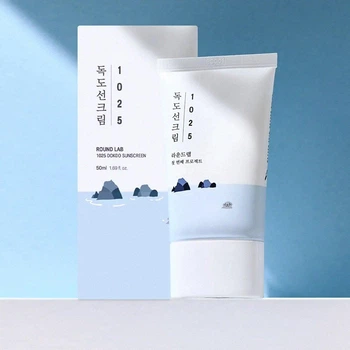 Солнцезащитный крем с морской водой ROUND LAB 1025 Dokdo Sunscreen SPF50+ PA++++ 50 мл