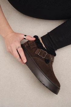 Женские короткие зимние угги PARADIZE SHOES темно-коричневого цвета замшевые на высокой подошве 41 размер (стелька 26,7 см)